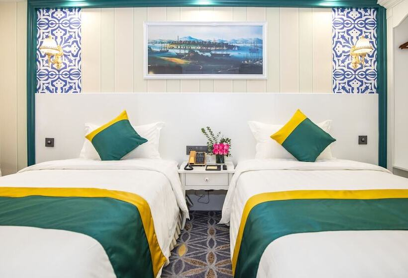 Deluxe Room, Fu Hua
