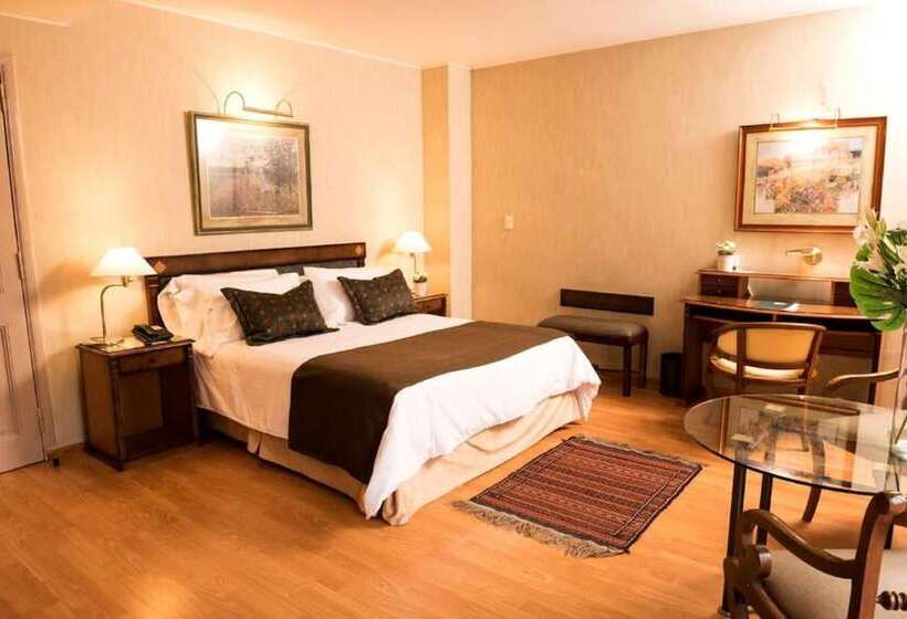 سوئیت سینیور, Mayflower Suites