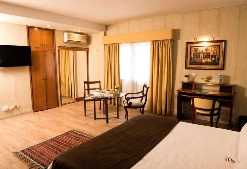 سوئیت سینیور, Mayflower Suites