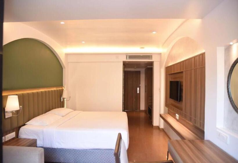 اتاق لوکس با چشم‌انداز استخر, Park Inn By Radisson Goa Candolim