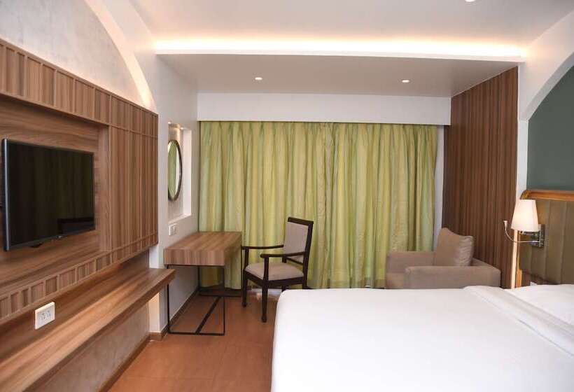 اتاق لوکس با چشم‌انداز استخر, Park Inn By Radisson Goa Candolim