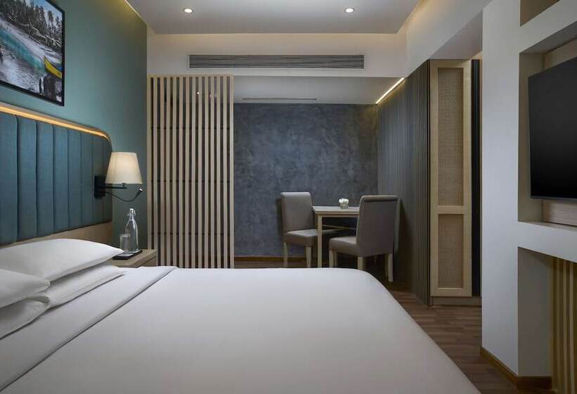 سوییت جونیور با چشم‌انداز استخر, Park Inn By Radisson Goa Candolim