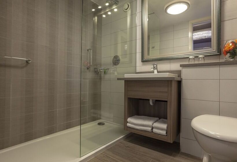 스탠다드 발코니 룸, The Gleneagle Hotel & Apartments