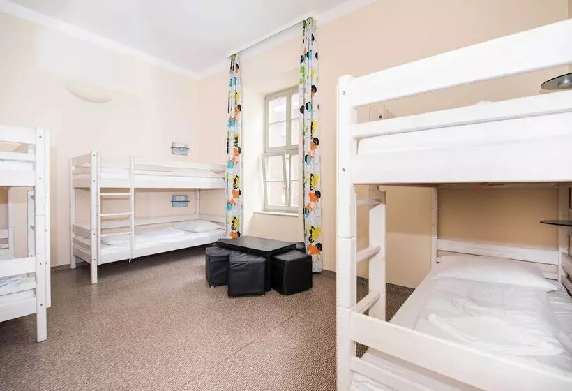 ルームシェアのワンベッド, Wombat S City Hostel Budapest