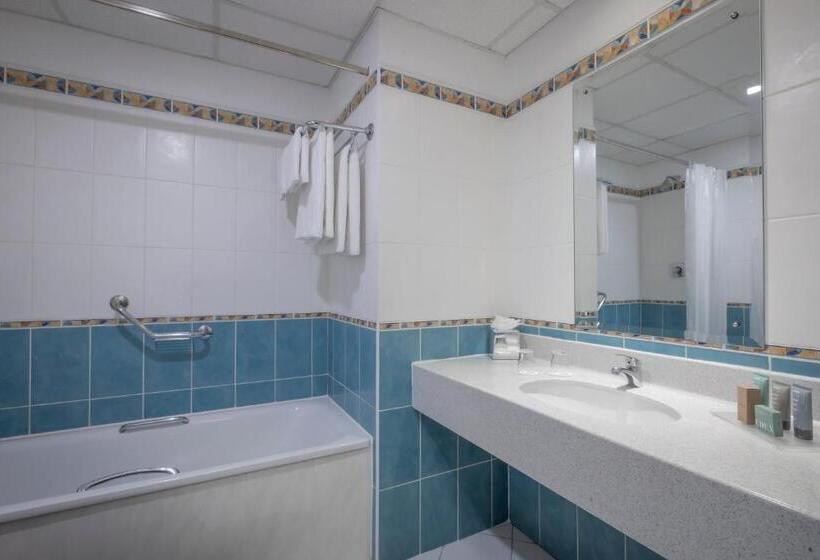 חדר משפחתי, The Gleneagle Hotel & Apartments