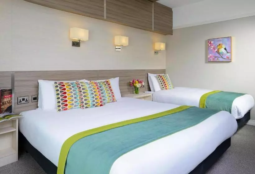 اتاق استاندارد سه نفره, The Gleneagle Hotel & Apartments