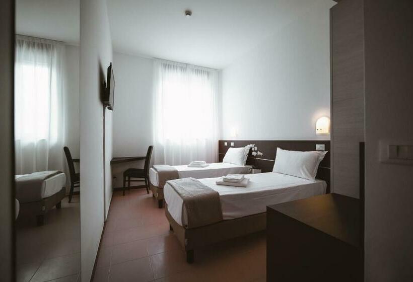 اتاق استاندارد, Albergo Commercio