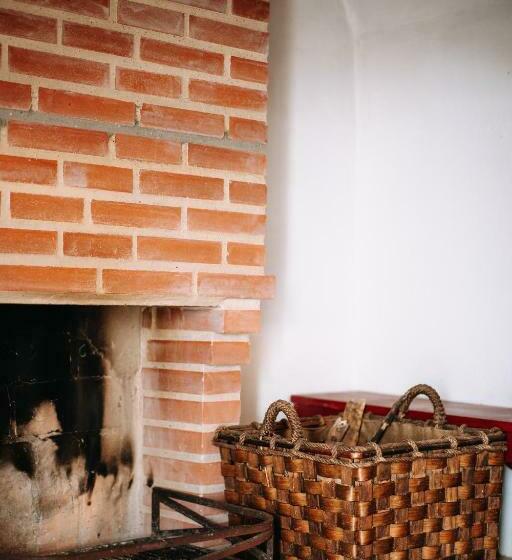 סטודיו משפחתי, Casas De Pedra   Quinta Da Escola