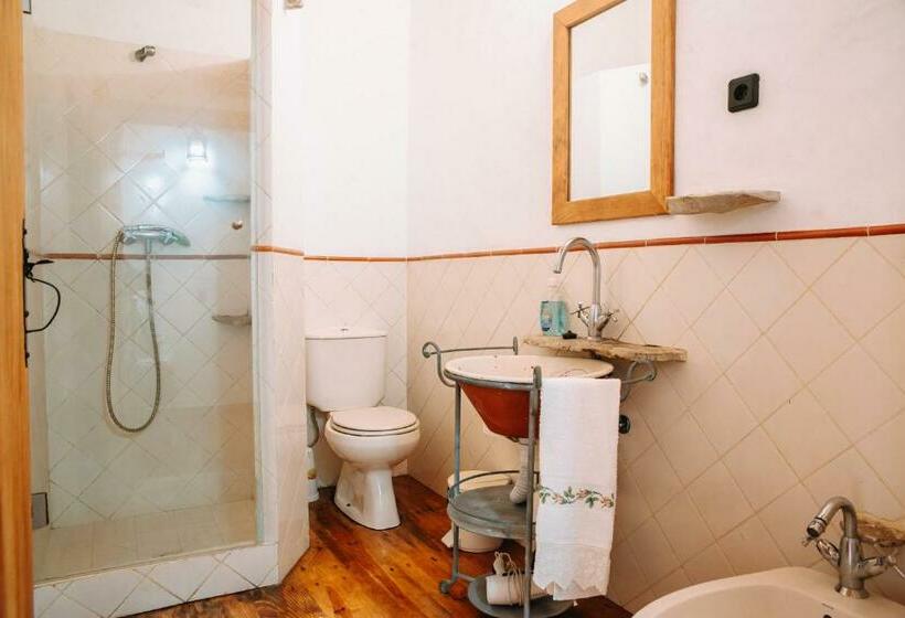 סטודיו משפחתי, Casas De Pedra   Quinta Da Escola