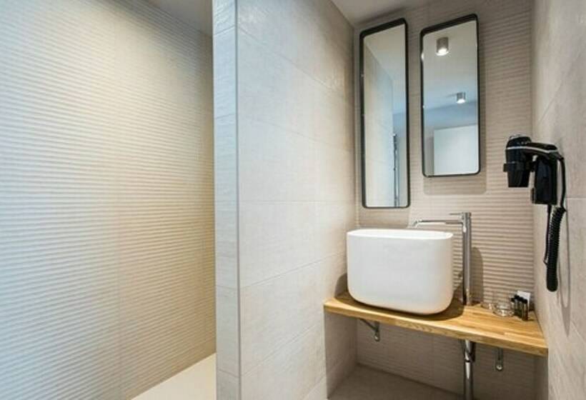 חדר דלוקס, Hôtel L Ouvrée