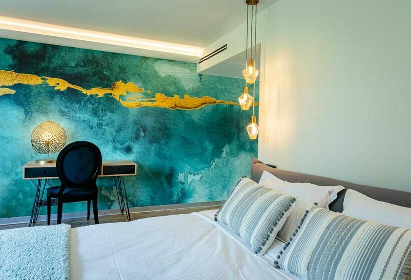 סוויטה, Hôtel L Ouvrée