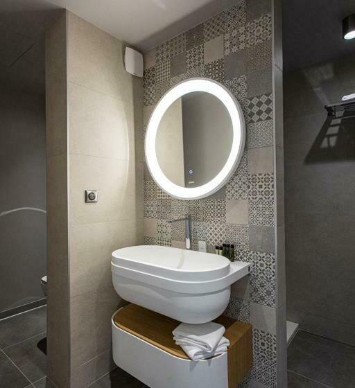 סוויטה, Hôtel L Ouvrée