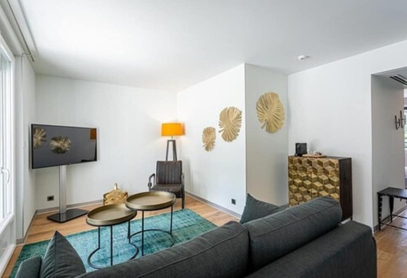 סוויטה, Hôtel L Ouvrée