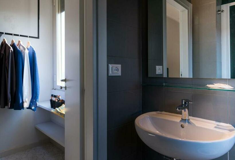 اتاق استاندارد یک نفره, Perla