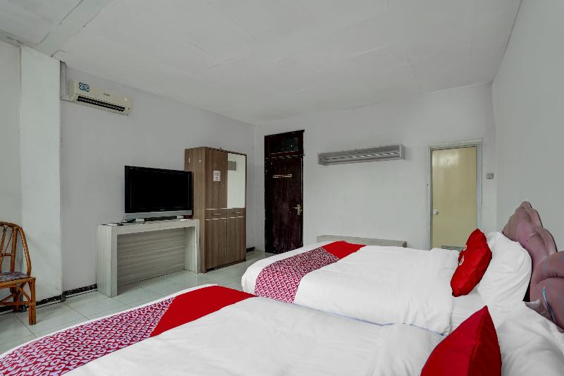 Deluxe Family Room, Yellow Sapphire Redpartner Near Mayjend Sungkono