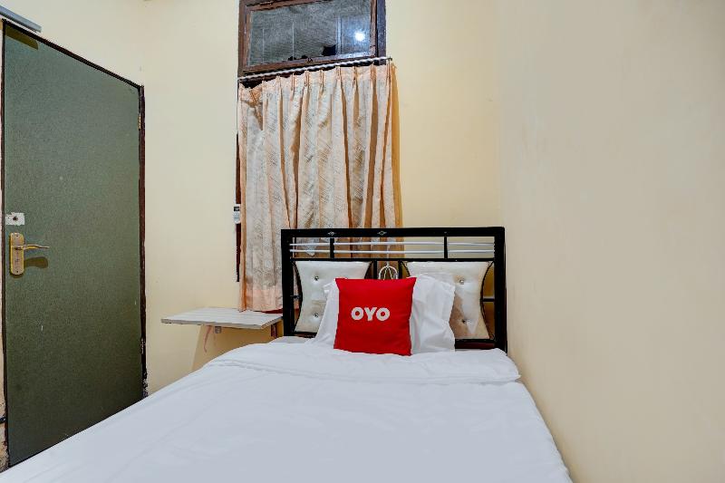 חדר סטנדרט יחיד, Yellow Sapphire Redpartner Near Mayjend Sungkono