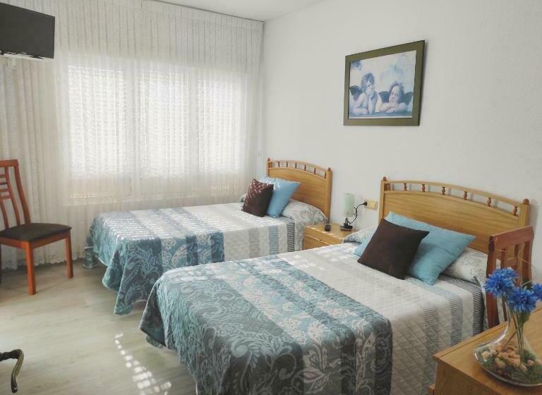 غرفة قياسية, Hostal La Llave