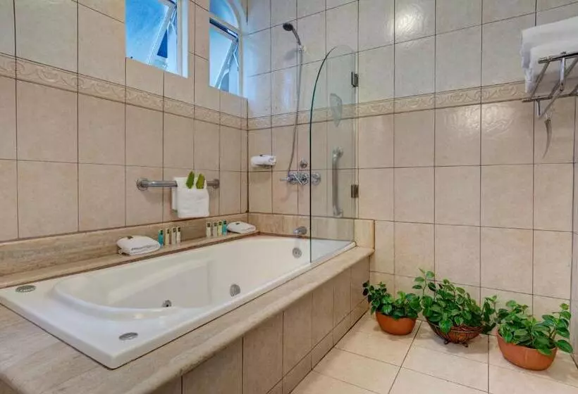 سوییت جونیور, Casa Conde Hotel & Apartamentos