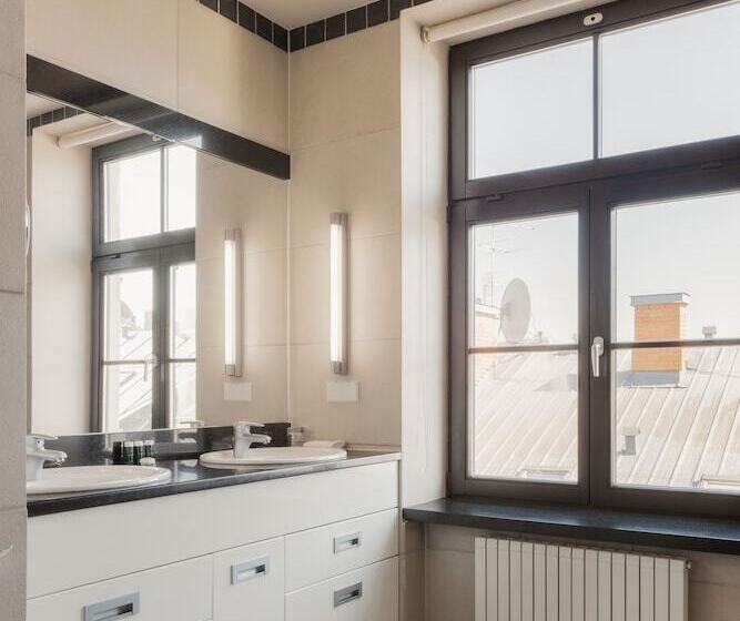 Escritório Estándar, Bergs Suites