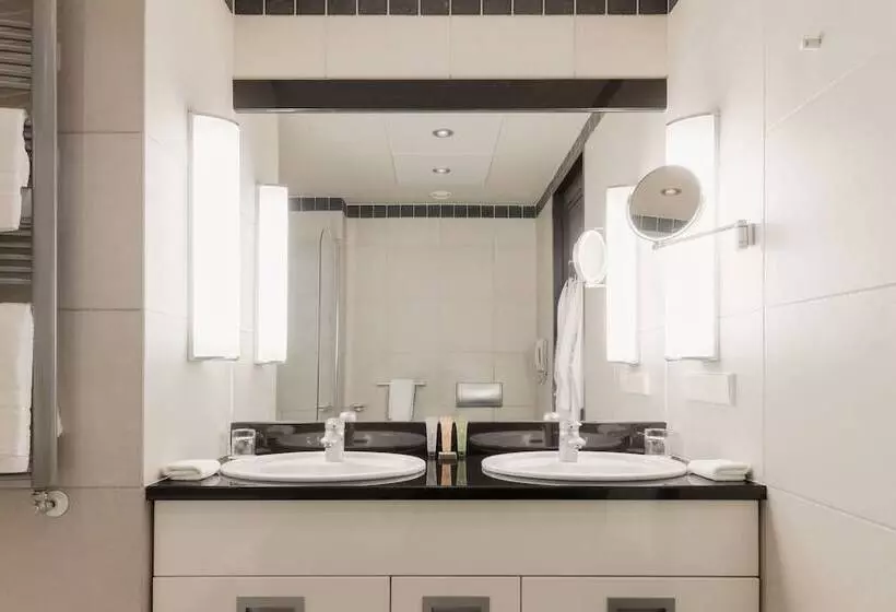 Escritório Estándar, Bergs Suites