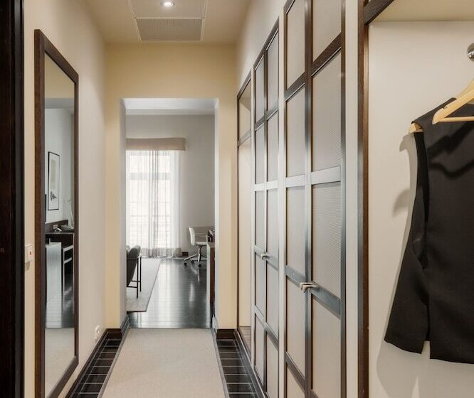 Escritório Estándar, Bergs Suites