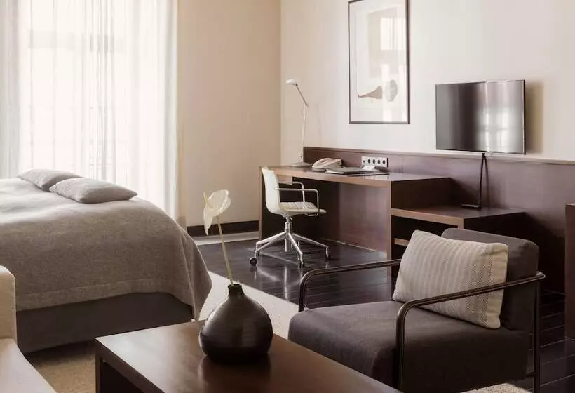 Escritório Estándar, Bergs Suites
