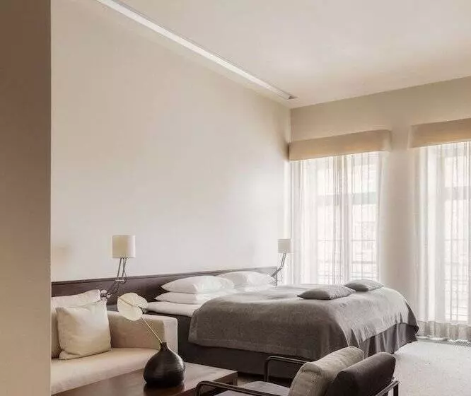 Escritório Estándar, Bergs Suites