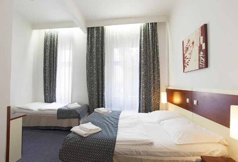 标准三人间, Atos