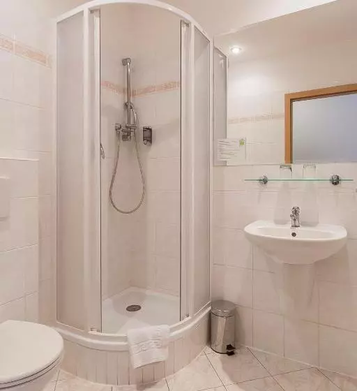 Habitación Estàndard Individual, Atos
