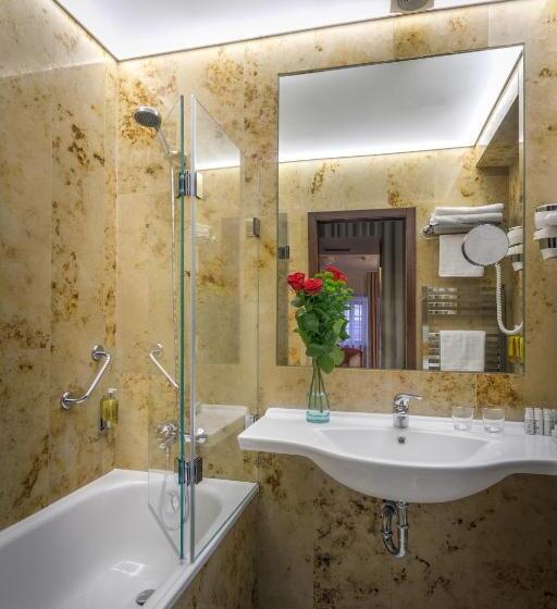 Номер Стандарт Трехместный, Clementin