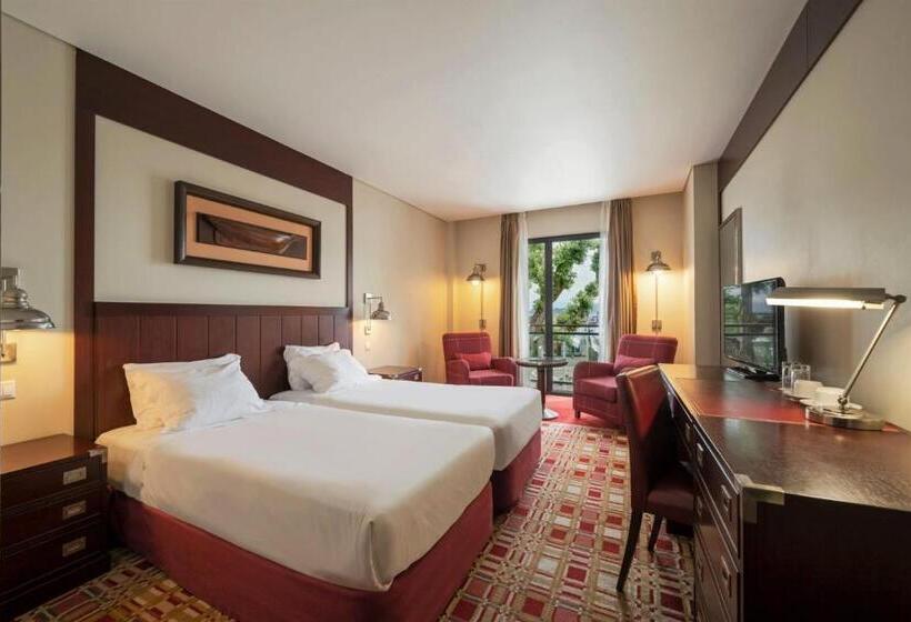 Номер Стандарт Вид на Горы, Do Canal