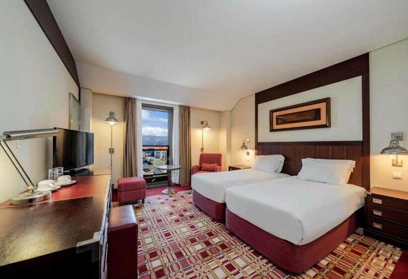 Номер Стандарт Вид на Горы, Do Canal