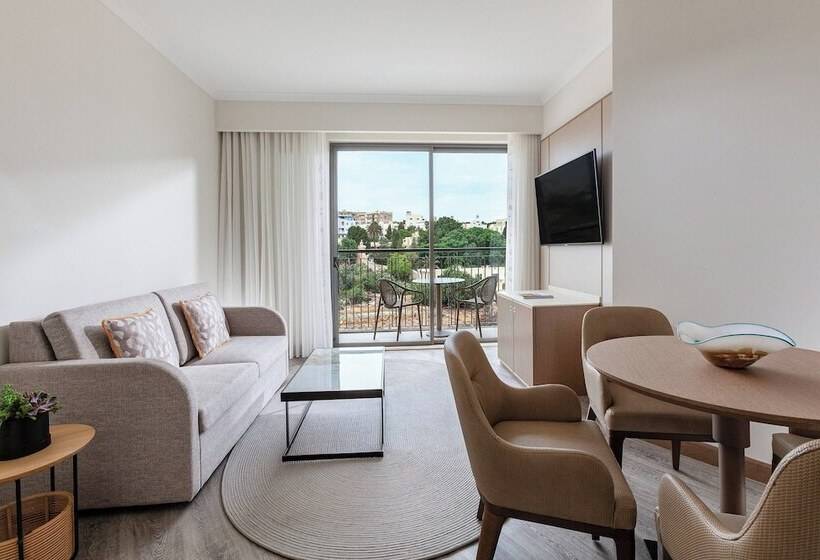سوییت اجرایی, Malta Marriott Resort & Spa