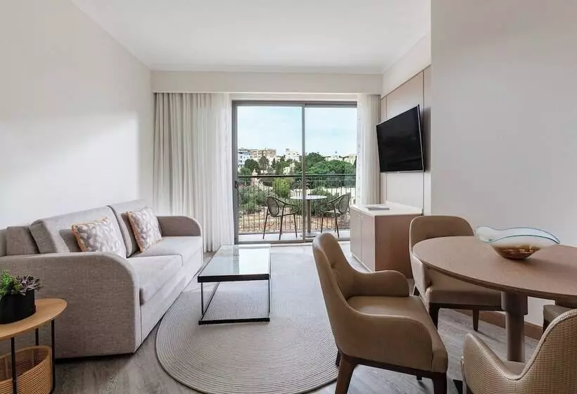 سوییت اجرایی, Malta Marriott Resort & Spa