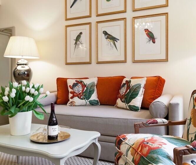 سوییت جونیور, Narutis Hotel Small Luxury Hotels Of The World