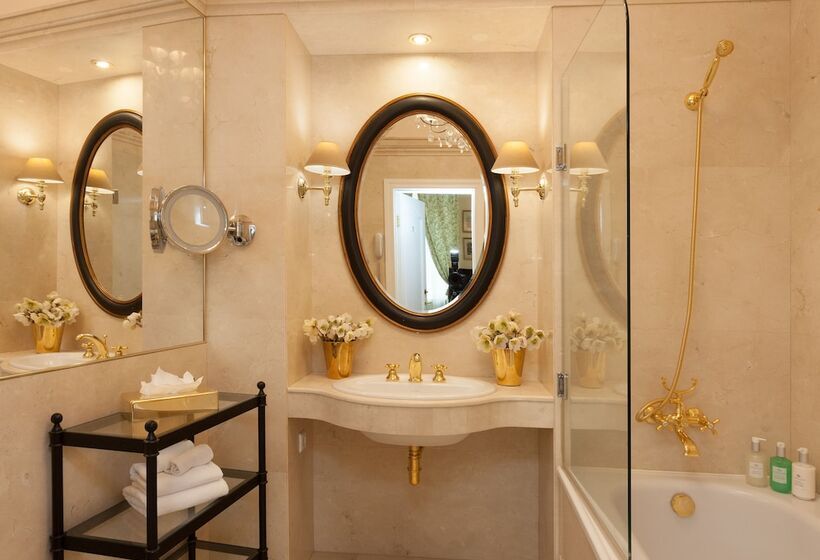 اتاق خانوادگی, Narutis Hotel Small Luxury Hotels Of The World