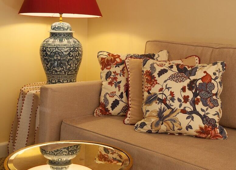 اتاق خانوادگی, Narutis Hotel Small Luxury Hotels Of The World