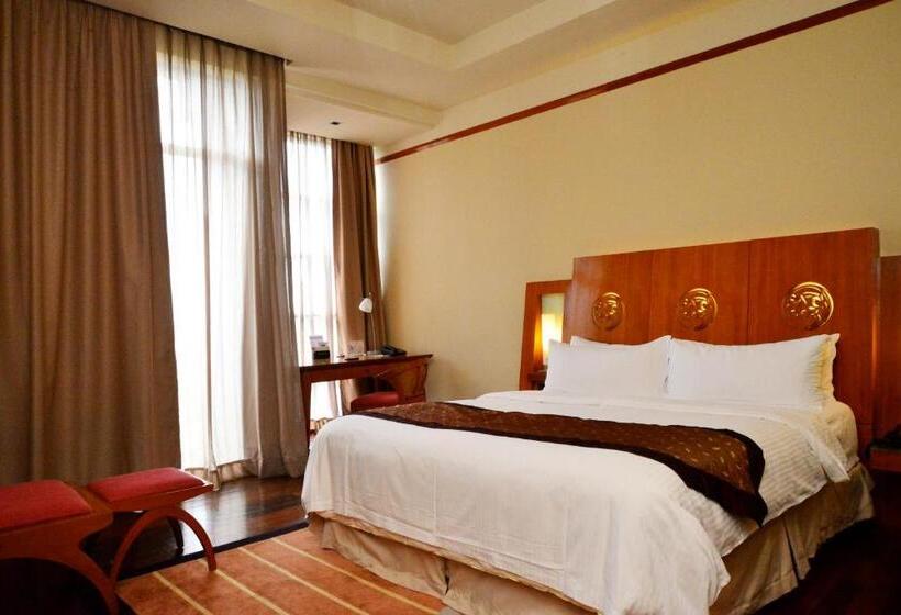 带观景和大床的豪华房间, Pulse Grande