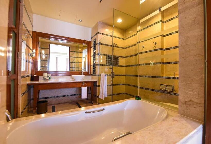 带观景和大床的豪华房间, Pulse Grande