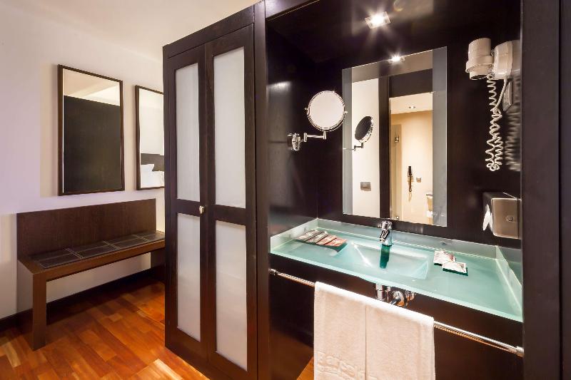Quarto superior, Quinta Jardins Do Lago