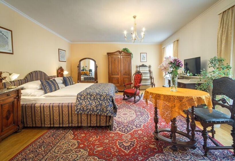 デラックスルーム, Red Lion