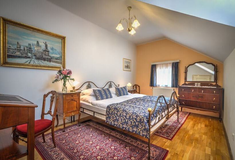 ファミリールーム, Red Lion