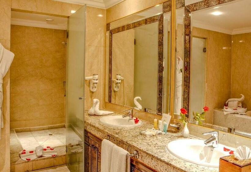 جناح جونيور, Royal Mirage Deluxe