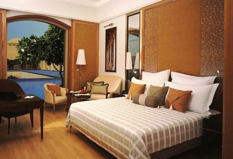 غرفة ديلوكس مطلة على حمام السباحة, Trident Gurgaon