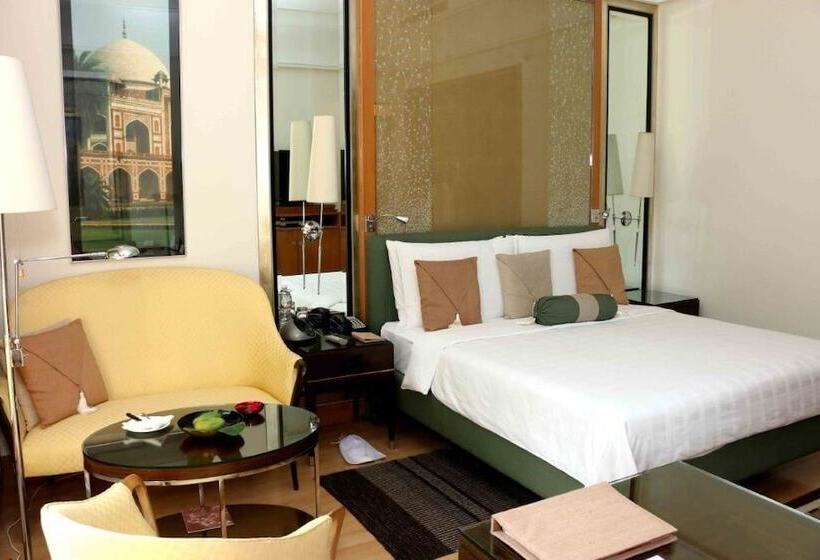 带泳池观景的豪华房, Trident Gurgaon