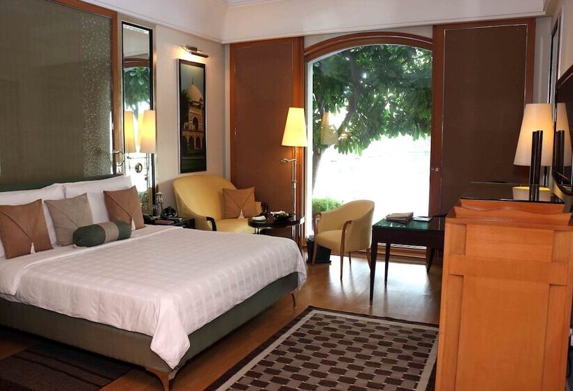 غرفة ديلوكس مطلة على حمام السباحة, Trident Gurgaon