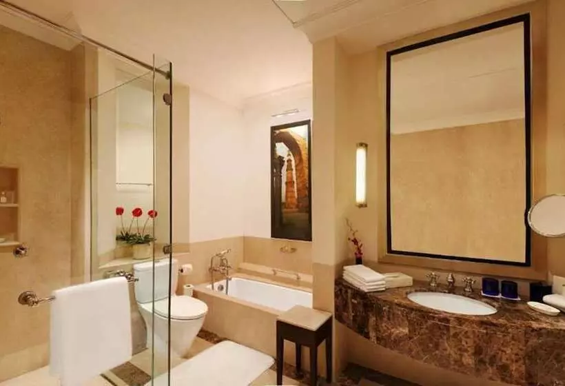 اتاق لوکس با چشم‌انداز باغ, Trident Gurgaon