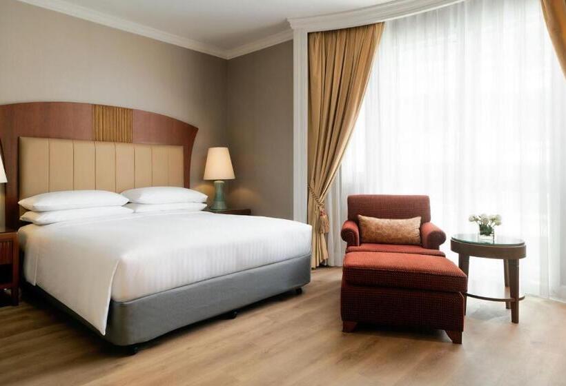 3 Bedroom Suite, Mayfair Bangkok Marriott Executive Apartments