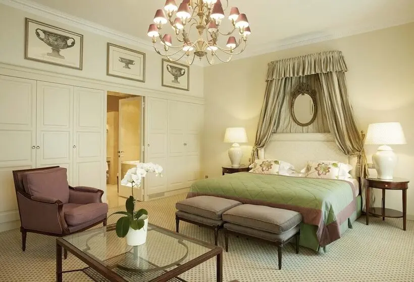 سوییت جونیور, Narutis Hotel Small Luxury Hotels Of The World