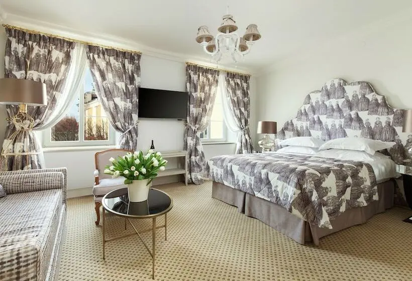 سوییت جونیور, Narutis Hotel Small Luxury Hotels Of The World